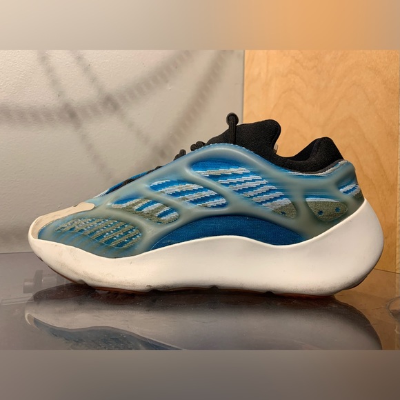 Yeezy Other - Adidas Yeezy 700 V3 Arzareth